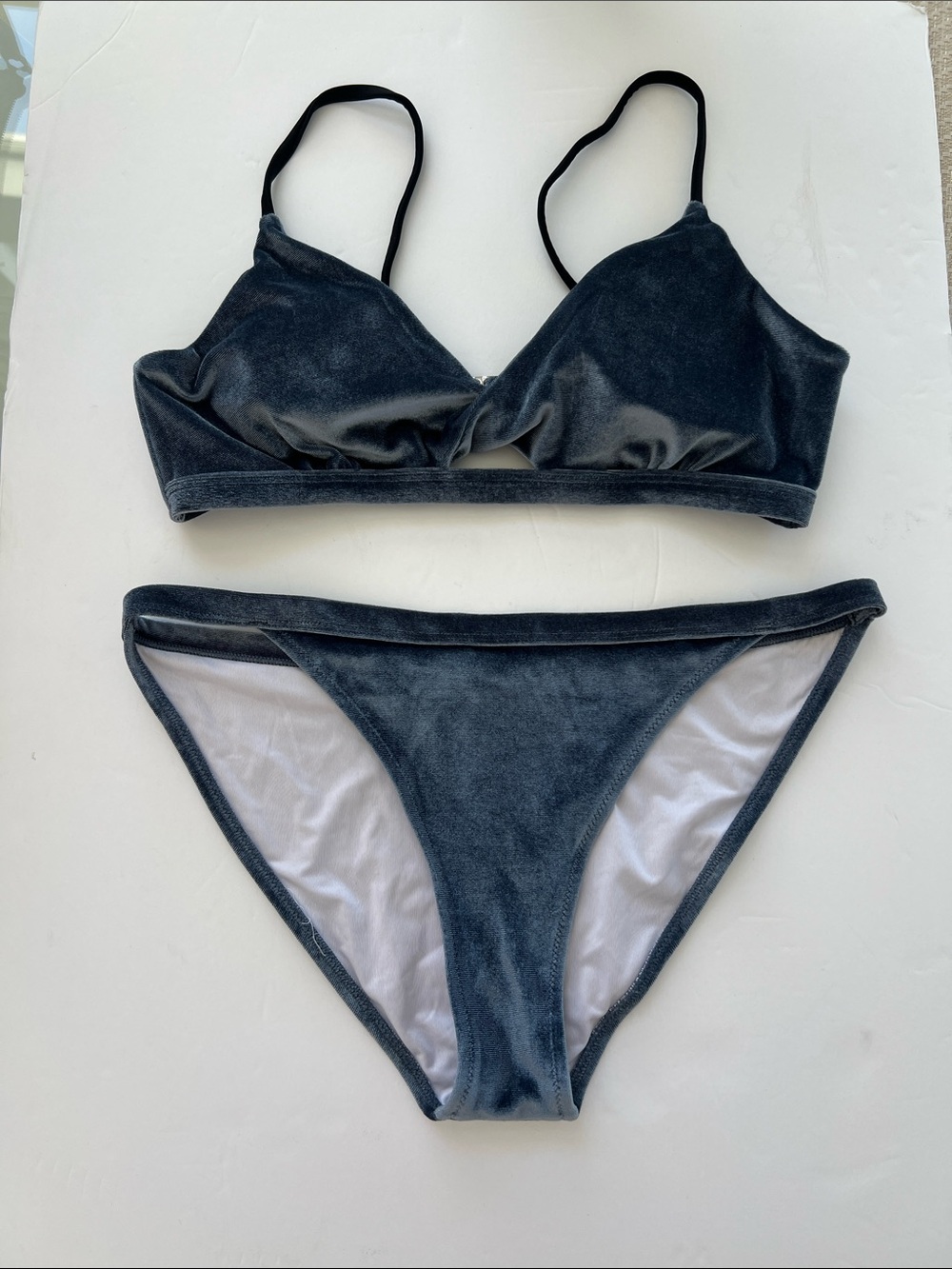 Cupshe velvet gray bikini set woman size m baithung suit sea pool ocean